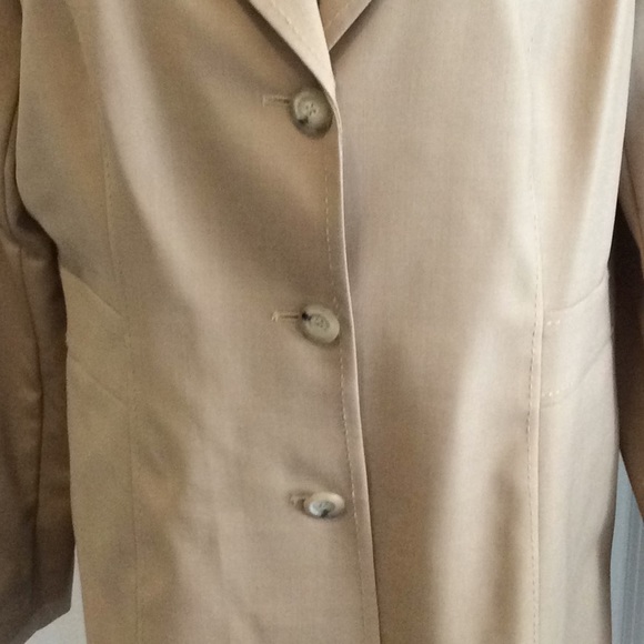 NWOT. Ladies lined jacket. - Picture 4 of 8
